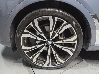 2023 BMW X7 photo 6