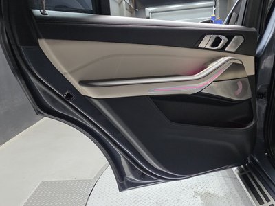 2023 BMW X7 thumbnail 15