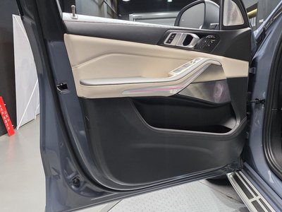 2023 BMW X7 thumbnail 14