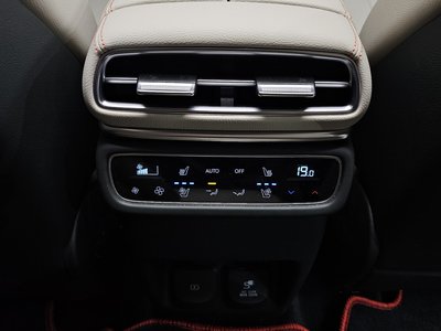 صورة مصغرة 35 لـ 2024 Genesis GV80 COUPE