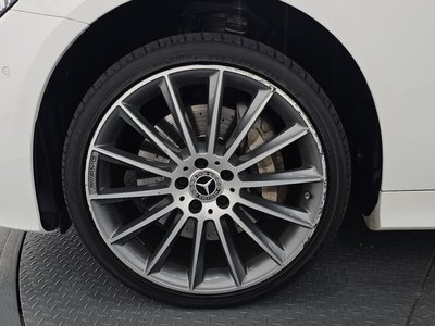 MERCEDES-BENZ E-CLASS - 6