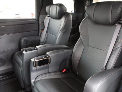 2025 Toyota VELLFIRE — фото 10
