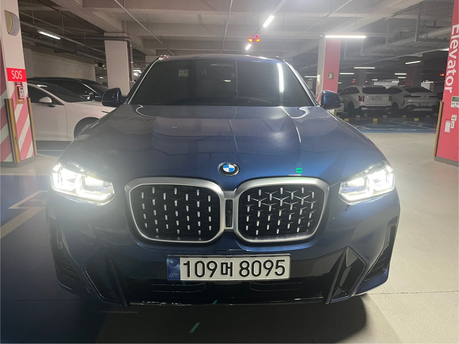 BMW X4 - View 1