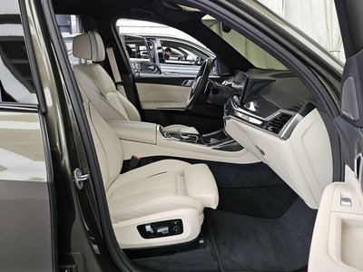 2025 BMW X7 缩略图 17