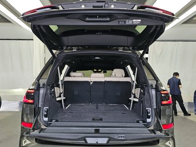 2025 BMW X7 缩略图 26