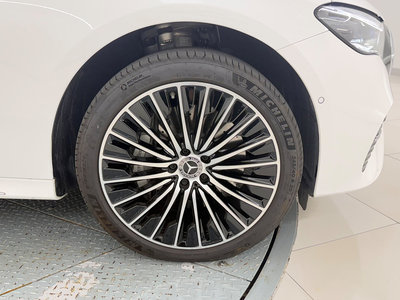 MERCEDES-BENZ E-CLASS - 9