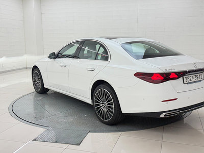 MERCEDES-BENZ E-CLASS - 2