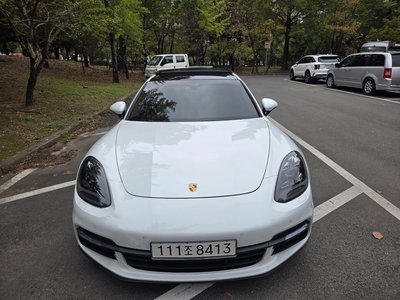 PORSCHE PANAMERA