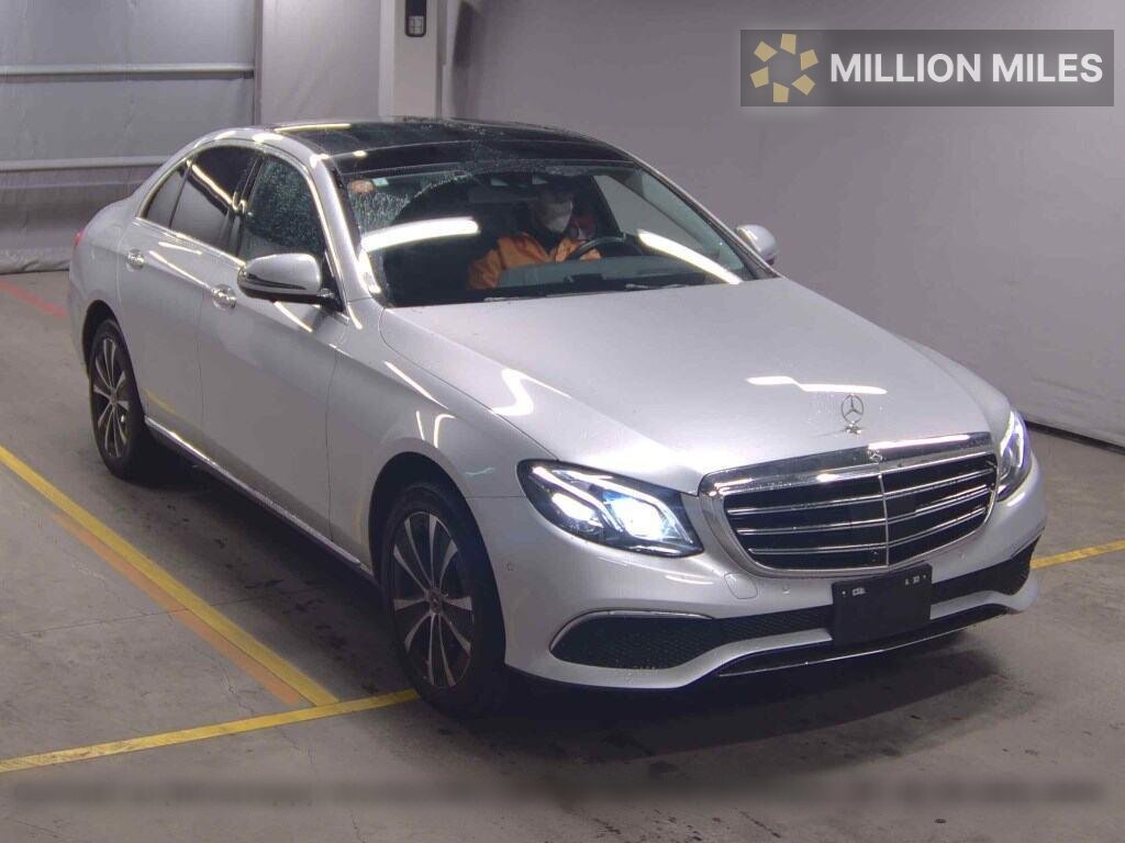 MERCEDES-BENZ E-CLASS - View 1