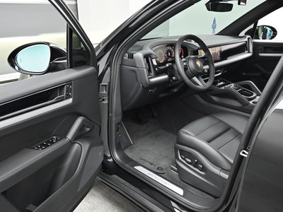 صورة 4 لـ 2025 Porsche CAYENNE