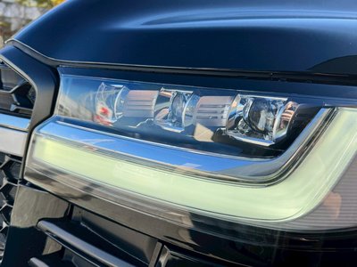 TOYOTA LAND CRUISER 300 - 8