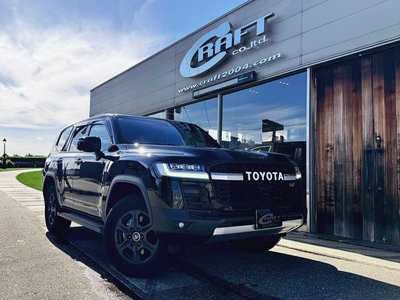 TOYOTA LAND CRUISER 300