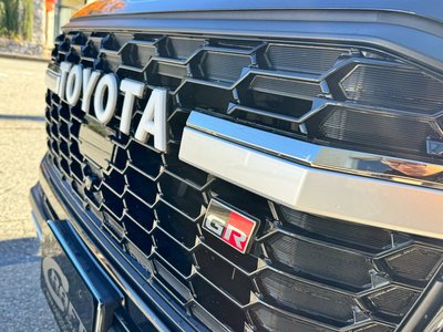 TOYOTA LAND CRUISER 300 - 9