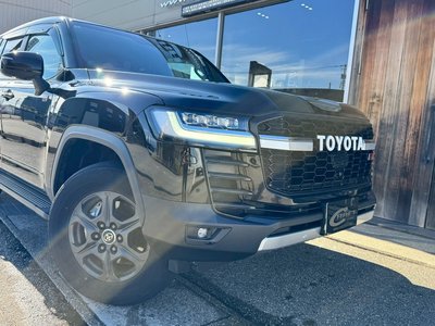 TOYOTA LAND CRUISER 300 - 7