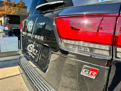 TOYOTA LAND CRUISER 300 - 10