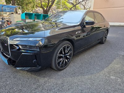 BMW I7 - 4
