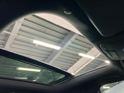 MERCEDES-BENZ E-CLASS - 8