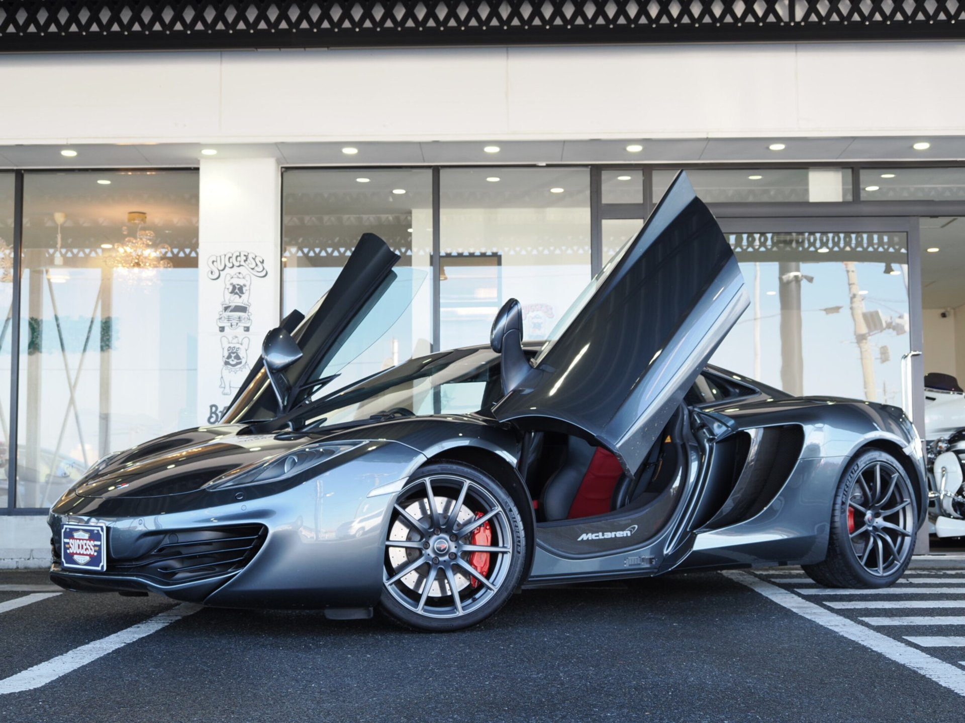MCLAREN MP4-12C - View 1