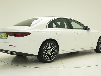 صورة 4 لـ 2025 Mercedes-BENZ E-CLASS