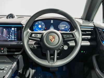 PORSCHE MACAN - 5