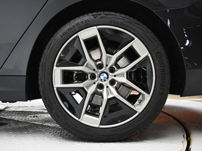 2025 BMW 5 SERIES 照片 6