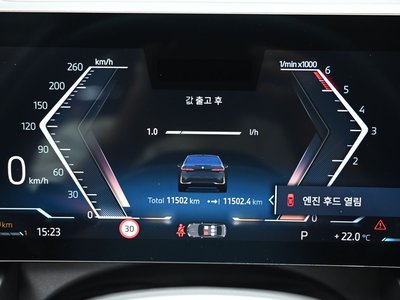 2025 BMW 5 SERIES 照片 8