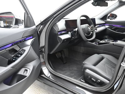 2025 BMW 5 SERIES thumbnail 11