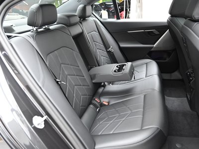 2025 BMW 5 SERIES thumbnail 12