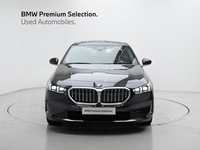 2025 BMW 5 SERIES 照片 2