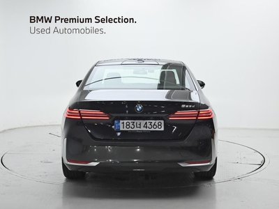 2025 BMW 5 SERIES 照片 3