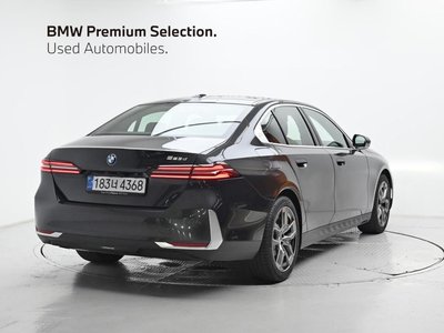 2025 BMW 5 SERIES 照片 4
