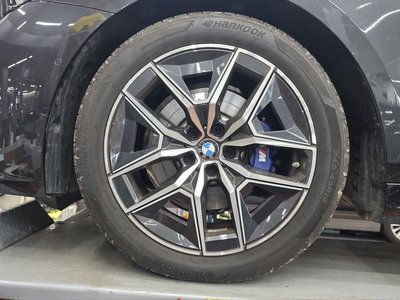 2026 BMW 5 SERIES photo 6