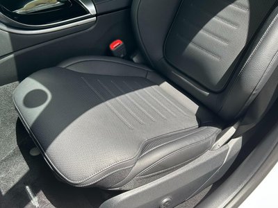 صورة مصغرة 32 لـ 2025 Mercedes-BENZ C-CLASS