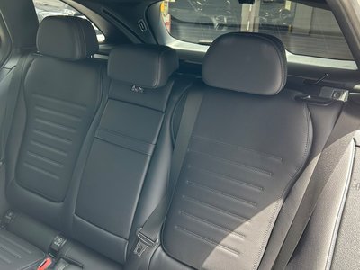 صورة مصغرة 34 لـ 2025 Mercedes-BENZ C-CLASS