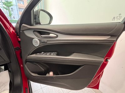 2023 ALFA Romeo STELVIO 缩略图 22