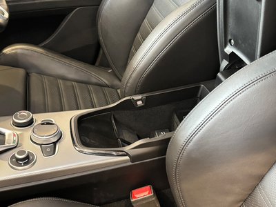 2023 ALFA Romeo STELVIO 缩略图 25