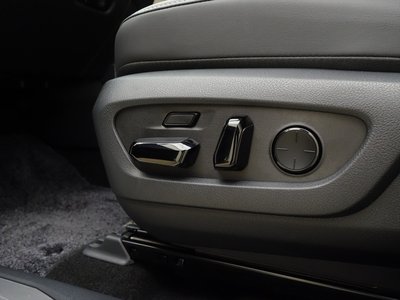 صورة مصغرة 65 لـ 2024 Lexus RX
