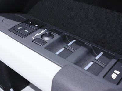 2023 LAND Rover DEFENDER 缩略图 23