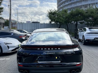 PORSCHE PANAMERA - 4