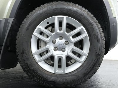 LAND ROVER DEFENDER - 7