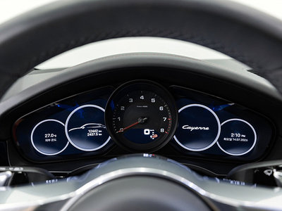 2022 Porsche CAYENNE photo 8