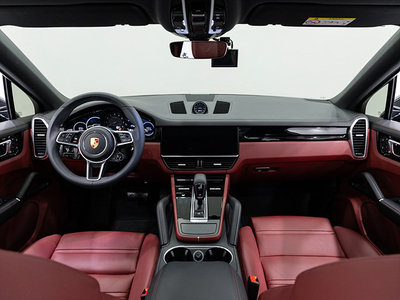 2022 Porsche CAYENNE photo 4