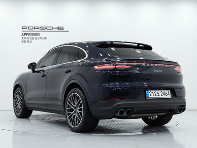 2022 Porsche CAYENNE photo 5