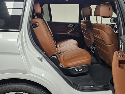 2025 BMW X7 — миниатюра 17
