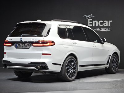 2025 BMW X7 照片 2
