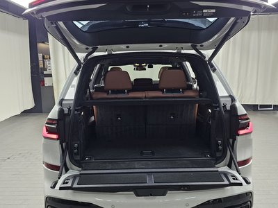 2025 BMW X7 — миниатюра 22