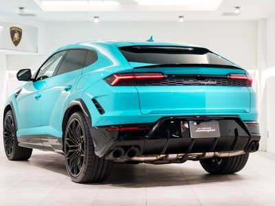 LAMBORGHINI URUS - 6