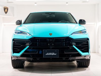 LAMBORGHINI URUS - 4
