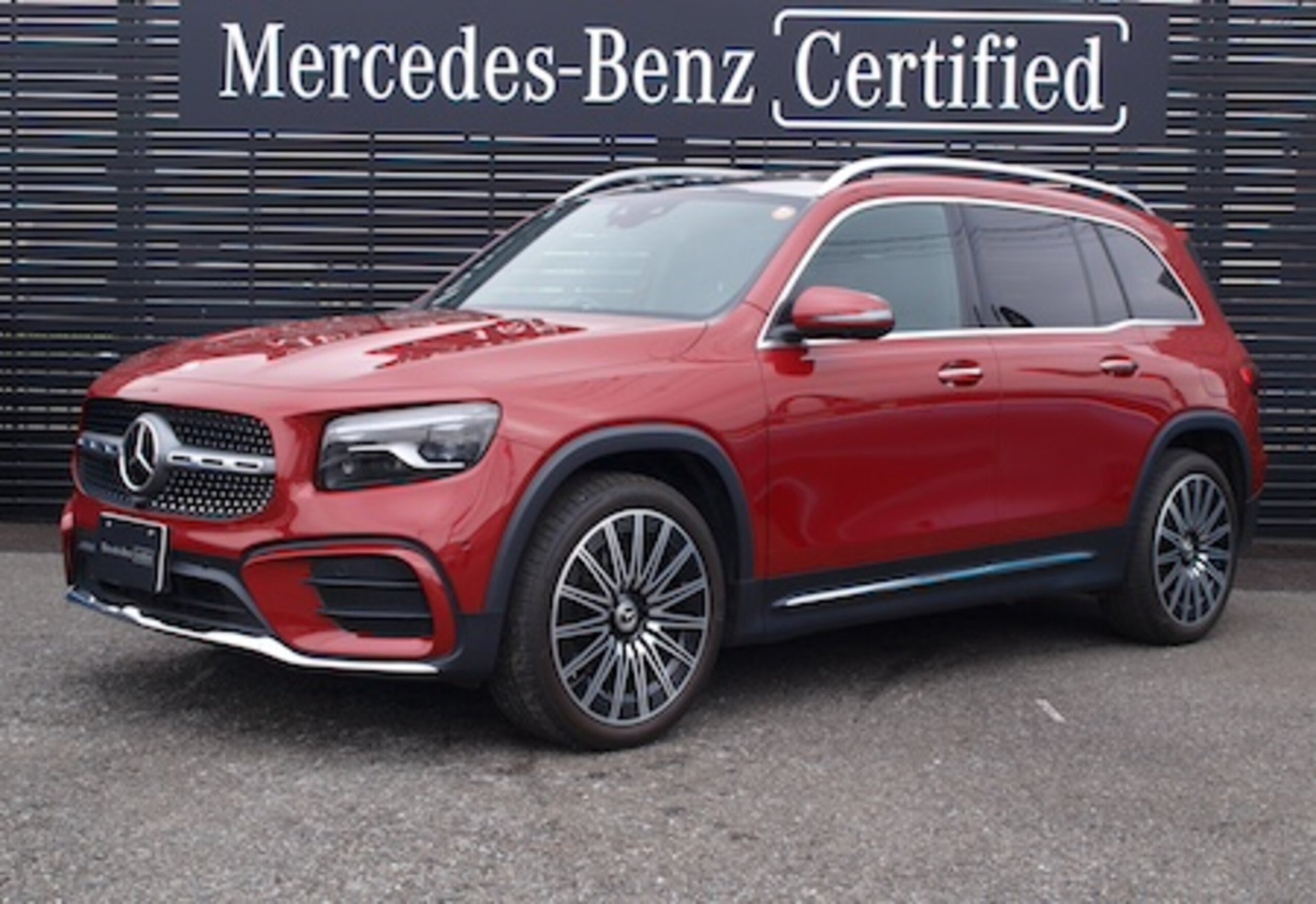 MERCEDES-BENZ GLB - View 1