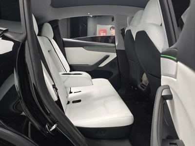 2025 Tesla MODEL Y 缩略图 18